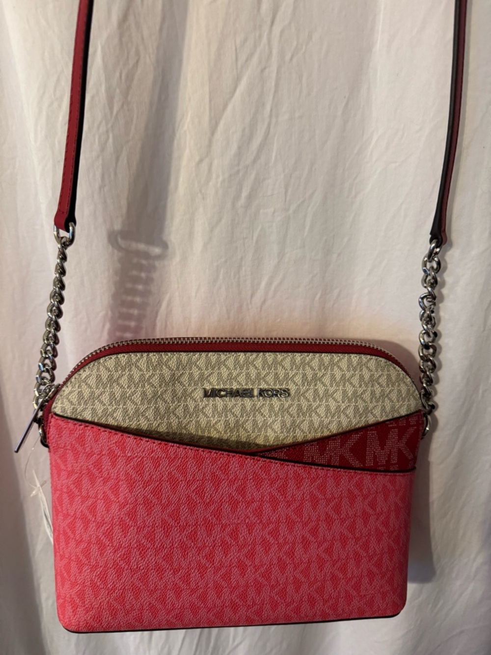 NWT Micheal Kors Jet Set Travel Bag. Women's Crossbody Bagin Raspberry and Cream - Picture 3 of 16